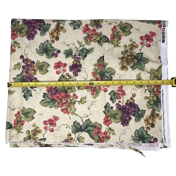 Cranston 2011 Fabric Grapes Red Purple Leaves Print 44 x 36 Inch Remnant - Picture 2 of 5